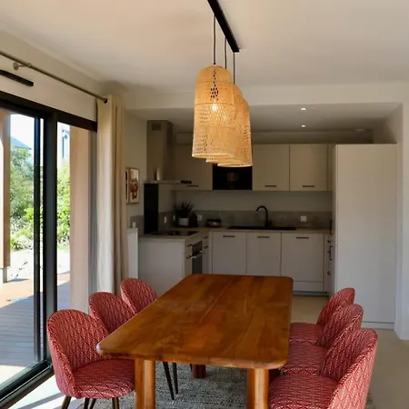 Very Pretty House 2 Minutes Walk From The *